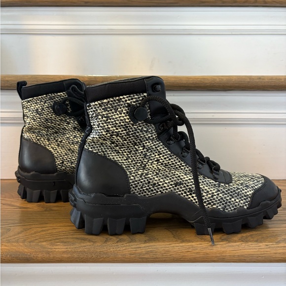 Limited Edition Moncler Helis White/ Black Leather Lace Up Ankle Boots - Picture 2 of 9